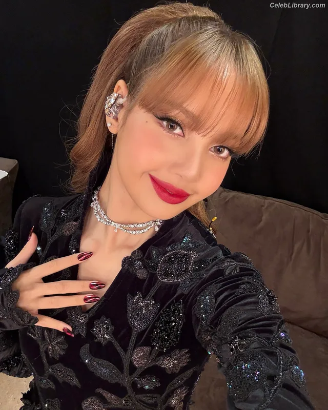 Lisa  BLΛƆKPIИK (Blackpink) photo 1 of 6190