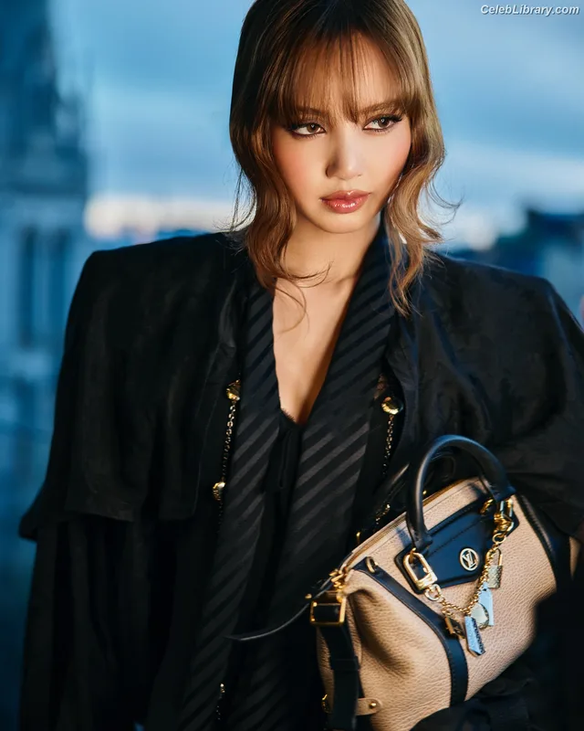 Lisa  BLΛƆKPIИK (Blackpink) photo 3 of 6190