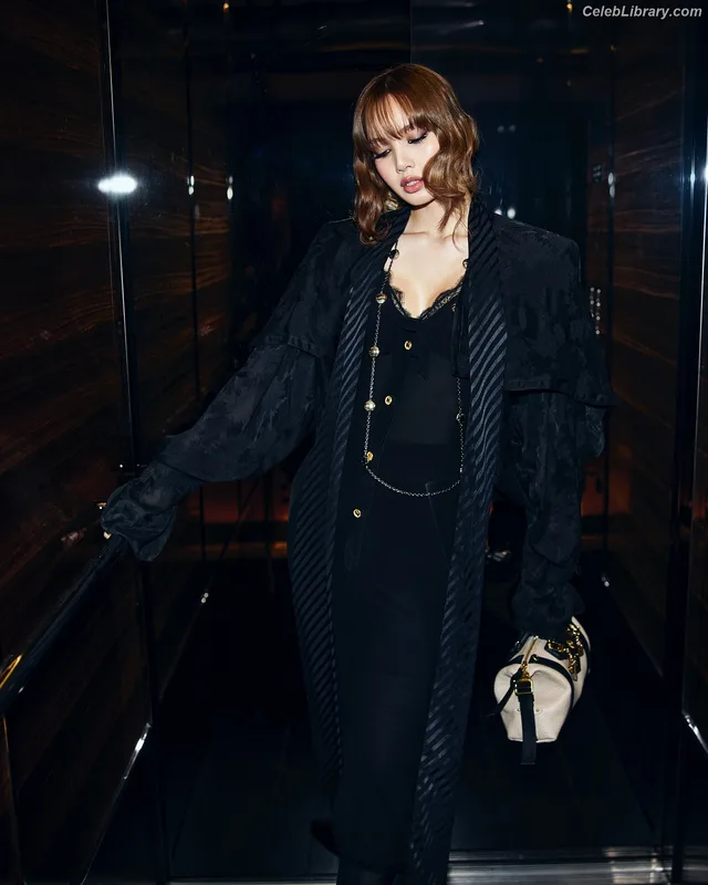 Lisa  BLΛƆKPIИK (Blackpink) photo 10 of 6190