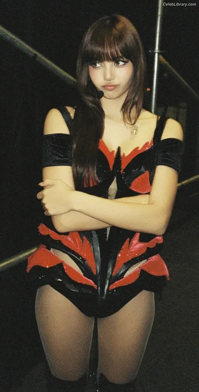 Lisa  BLΛƆKPIИK (Blackpink) photo 16 of 6190
