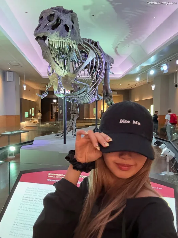 Lisa  BLΛƆKPIИK (Blackpink) photo 7 of 6190