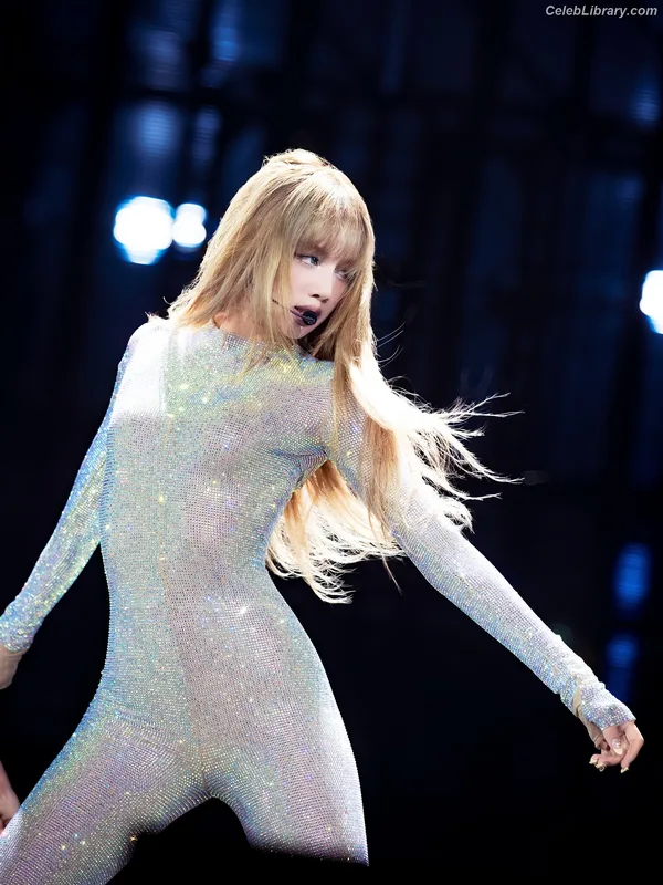 Lisa  BLΛƆKPIИK (Blackpink) photo 14 of 6190