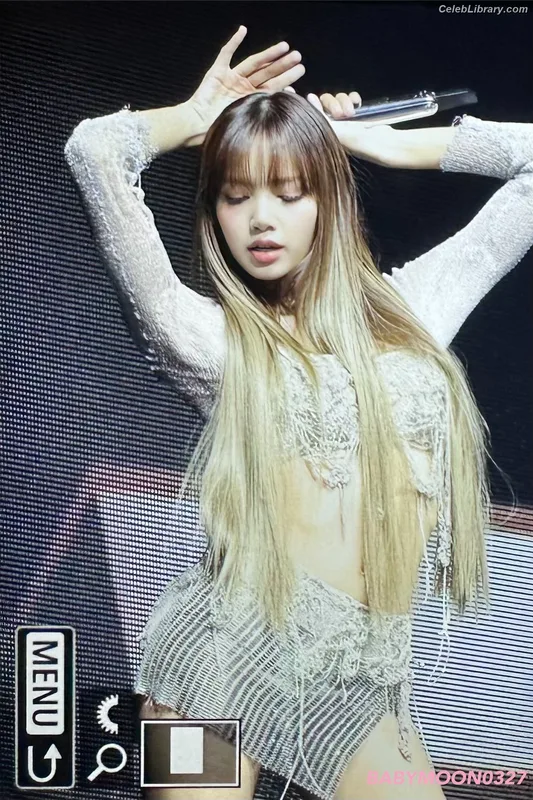 Lisa  BLΛƆKPIИK (Blackpink) photo 21 of 6190