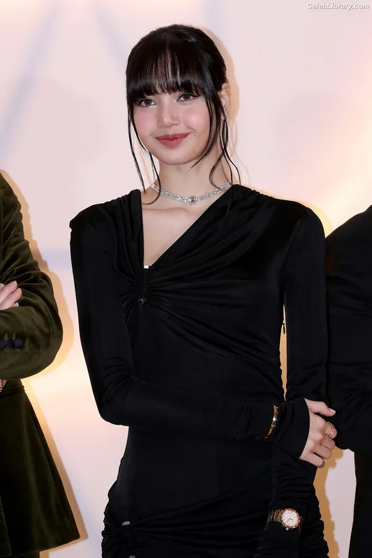 Lisa  BLΛƆKPIИK (Blackpink) photo 6 of 6190