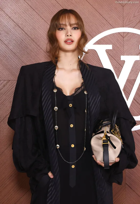 Lisa BLΛƆKPIИK (Blackpink) photo 7 of 6190