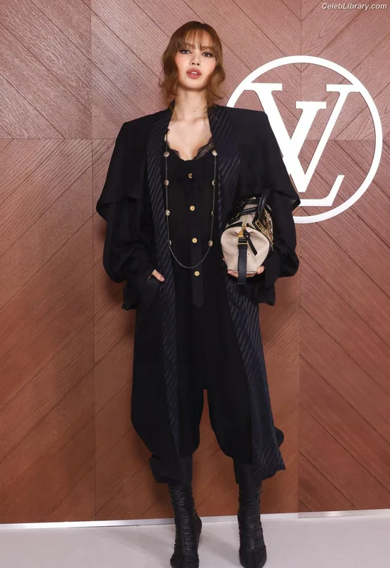 Lisa BLΛƆKPIИK (Blackpink) photo 8 of 6190