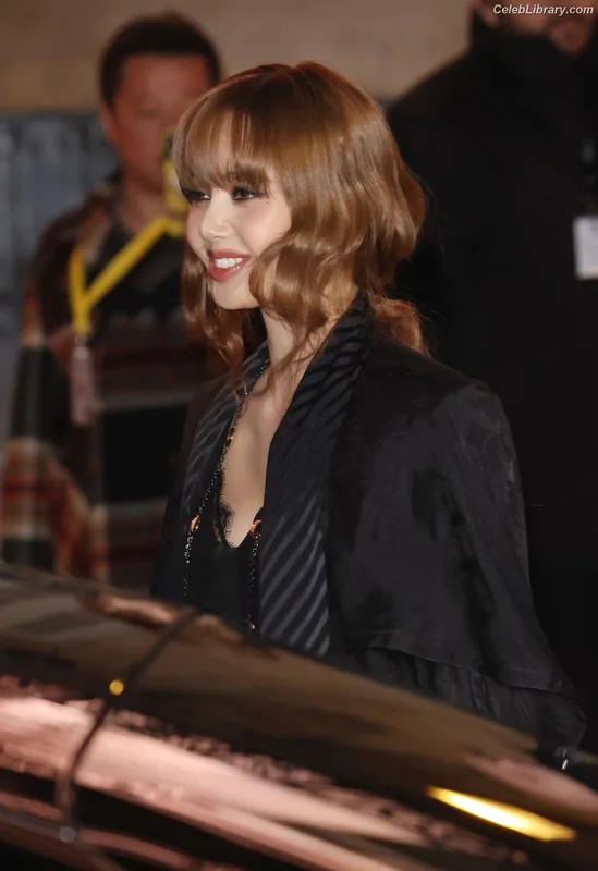 Lisa BLΛƆKPIИK (Blackpink) photo 19 of 6190