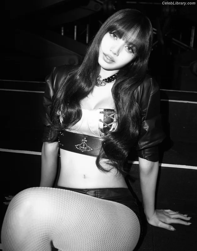 Lisa BLΛƆKPIИK (Blackpink) photo 2 of 6190