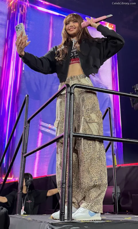 Lisa BLΛƆKPIИK (Blackpink) photo 5 of 6190