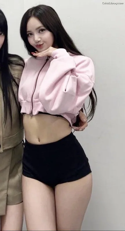Lisa BLΛƆKPIИK (Blackpink) photo 12 of 6190