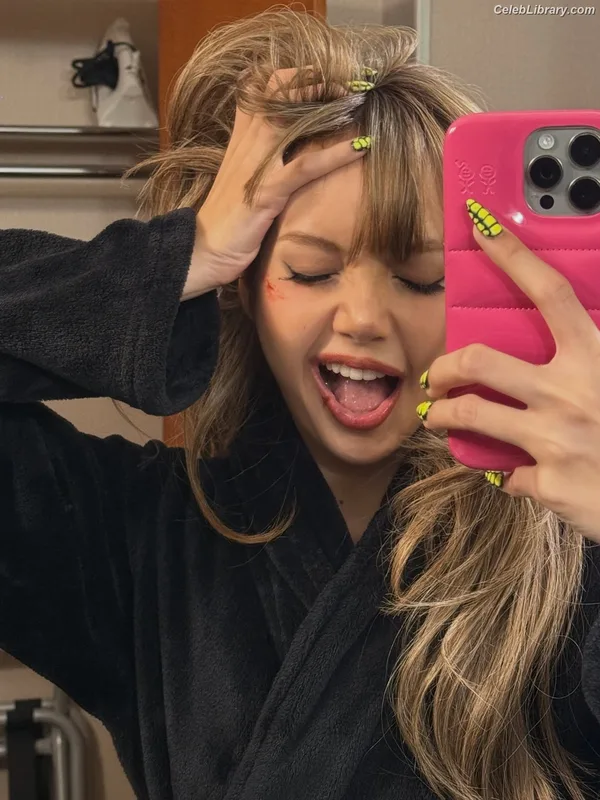 Lisa BLΛƆKPIИK (Blackpink) photo 15 of 6190