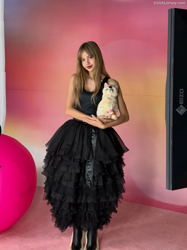 Lisa BLΛƆKPIИK (Blackpink) photo 17 of 6190