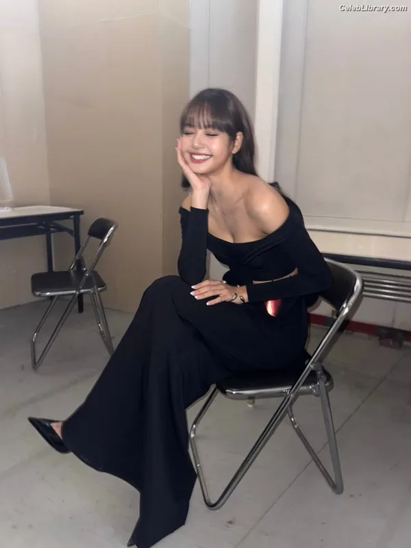 Lisa  BLΛƆKPIИK (Blackpink) photo 15 of 6190