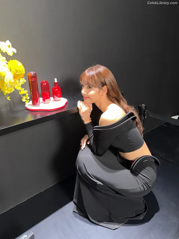 Lisa  BLΛƆKPIИK (Blackpink) photo 21 of 6190