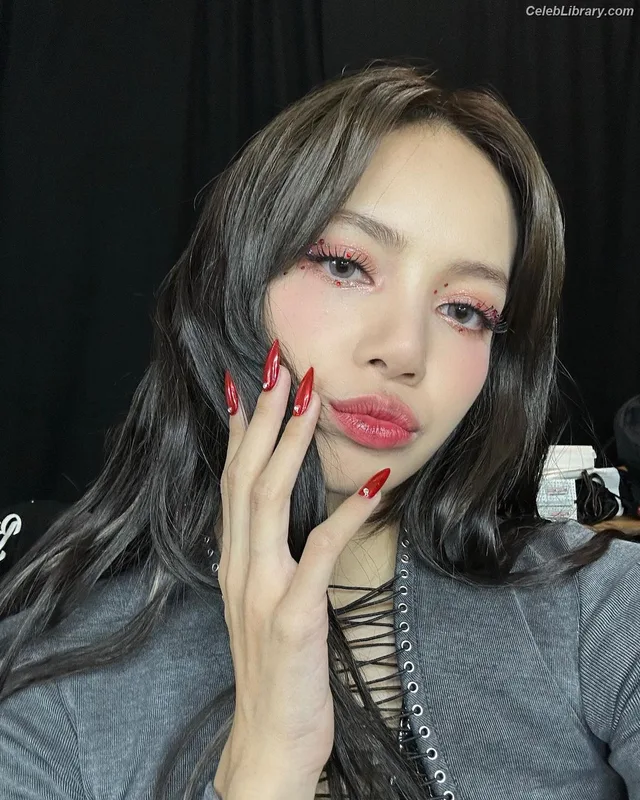 Lisa  BLΛƆKPIИK (Blackpink) photo 11 of 6190