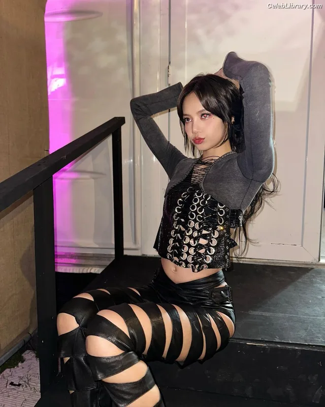 Lisa  BLΛƆKPIИK (Blackpink) photo 17 of 6190