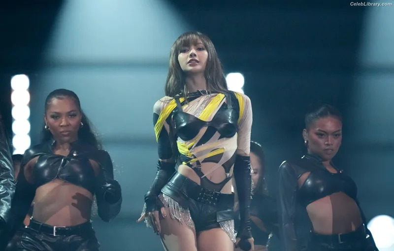 Lisa  BLΛƆKPIИK (Blackpink) photo 18 of 6190