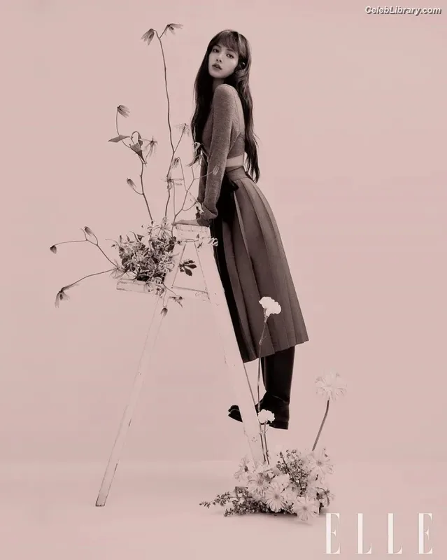 Lisa  BLΛƆKPIИK (Blackpink) photo 20 of 6190