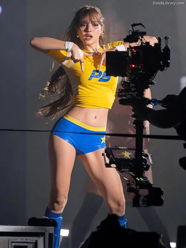 Lisa  BLΛƆKPIИK (Blackpink) photo 21 of 6190