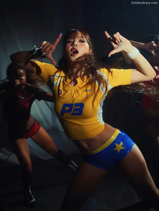 Lisa BLΛƆKPIИK (Blackpink) photo 4 of 6190