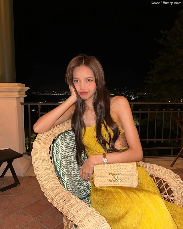 Lisa BLΛƆKPIИK (Blackpink) photo 13 of 6190