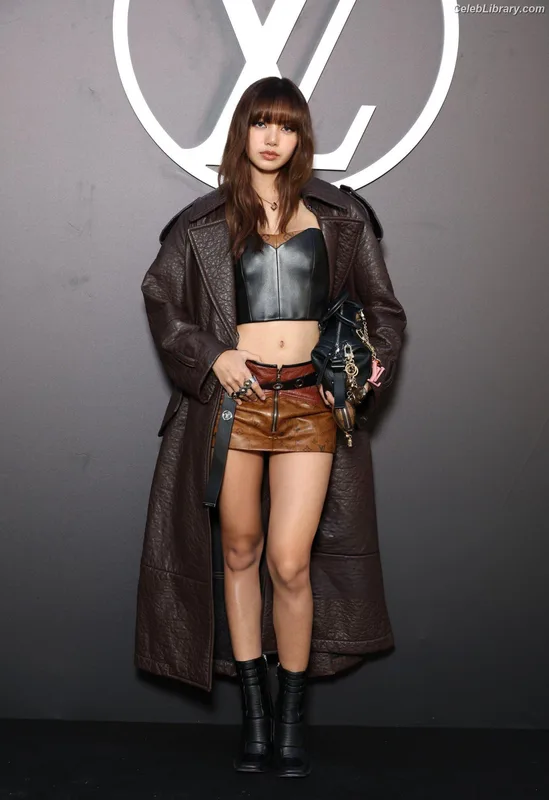Lisa BLΛƆKPIИK (Blackpink) photo 16 of 6190