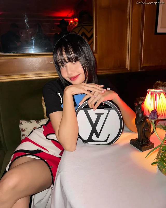 Lisa BLΛƆKPIИK (Blackpink) photo 18 of 6190