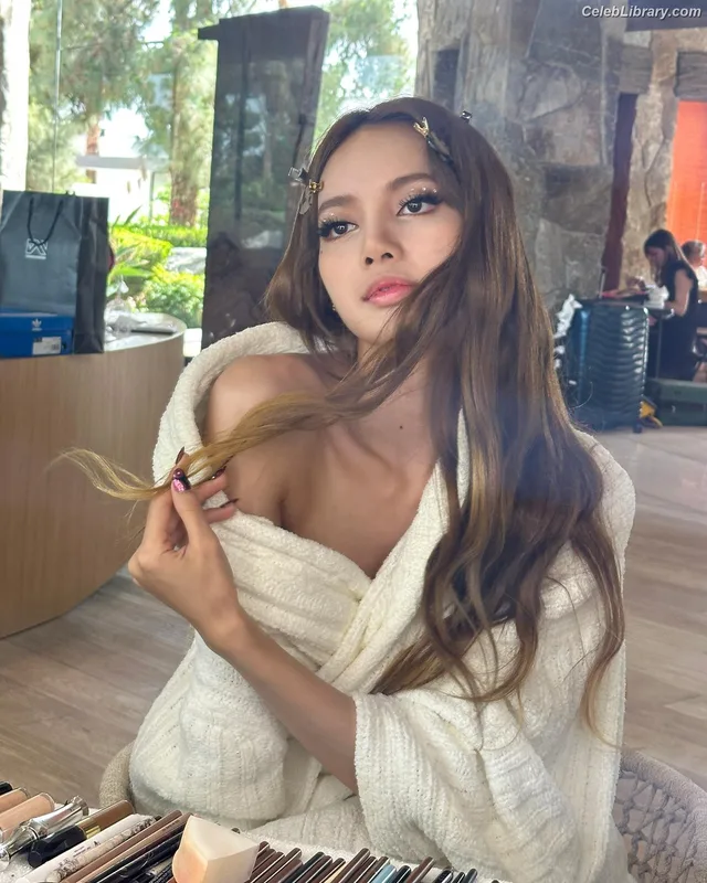 Lisa BLΛƆKPIИK (Blackpink) photo 24 of 6190