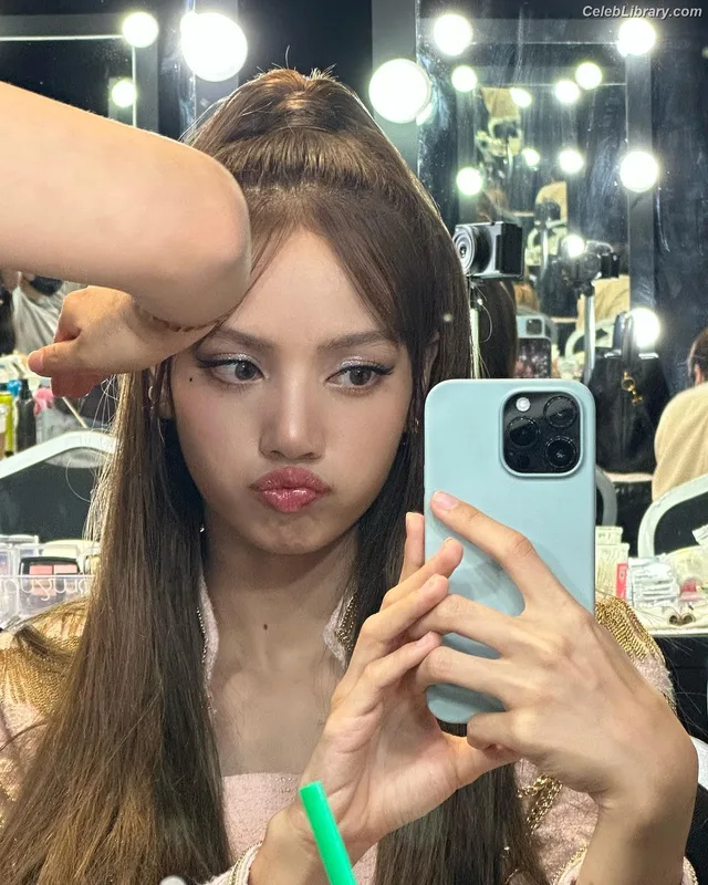 Lisa BLΛƆKPIИK (Blackpink) photo 14 of 6190