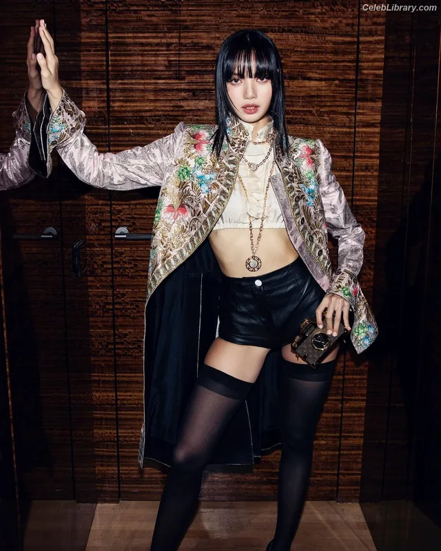 Lisa  BLΛƆKPIИK (Blackpink) photo 5 of 6190