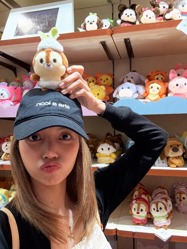 Lisa  BLΛƆKPIИK (Blackpink) photo 3 of 6190