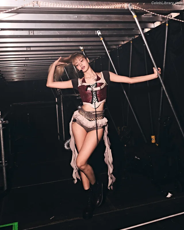 Lisa  BLΛƆKPIИK (Blackpink) photo 11 of 6190