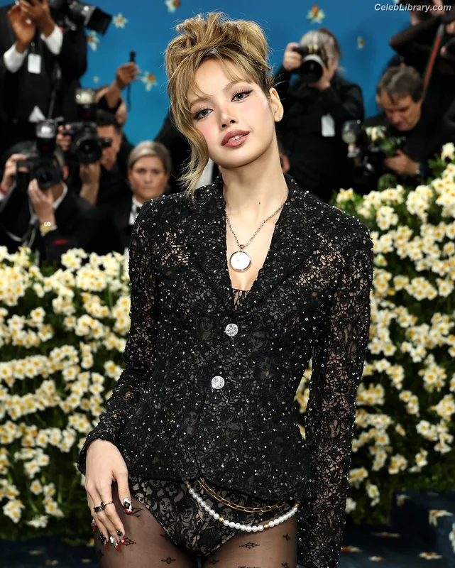 Lisa  BLΛƆKPIИK (Blackpink) photo 4 of 6190