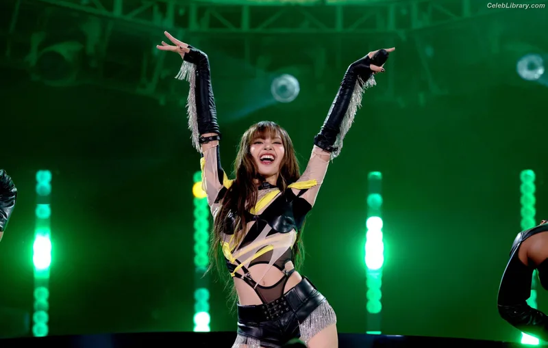 Lisa  BLΛƆKPIИK (Blackpink) photo 14 of 6190