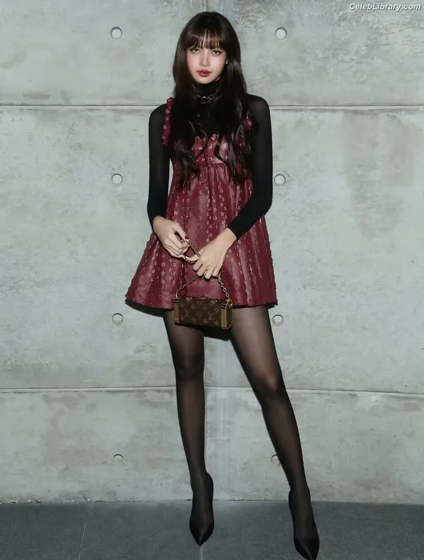 Lisa  BLΛƆKPIИK (Blackpink) photo 17 of 6190
