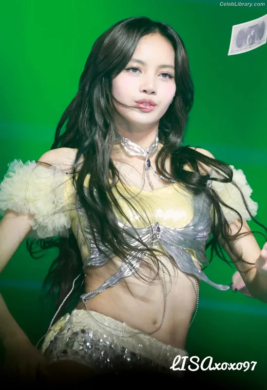 Lisa  BLΛƆKPIИK (Blackpink) photo 22 of 6190