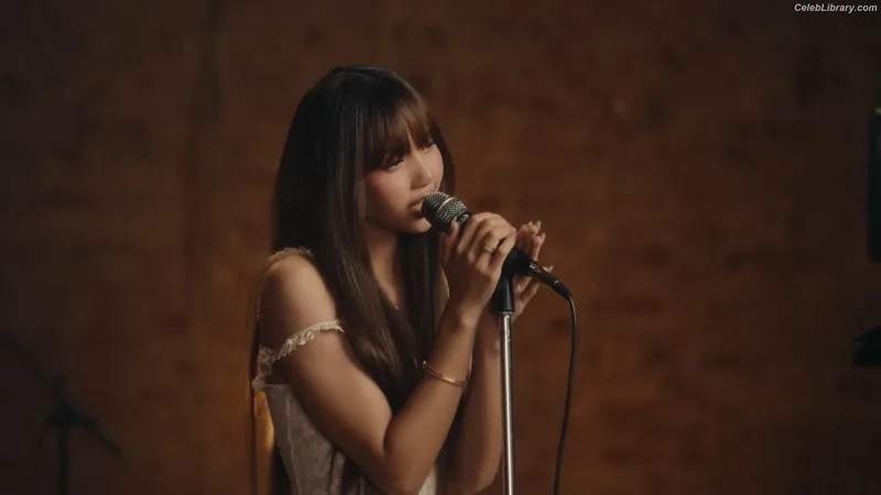 Lisa  BLΛƆKPIИK (Blackpink) photo 14 of 6190