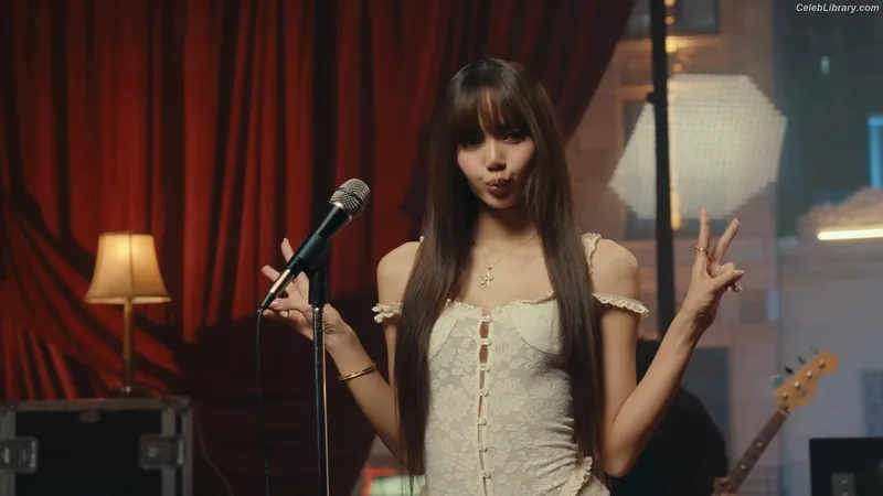 Lisa  BLΛƆKPIИK (Blackpink) photo 16 of 6190