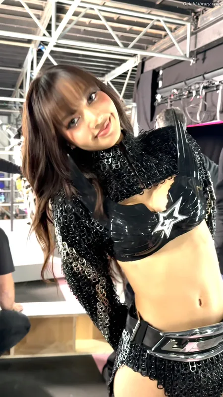 Lisa  BLΛƆKPIИK (Blackpink) photo 7 of 6190