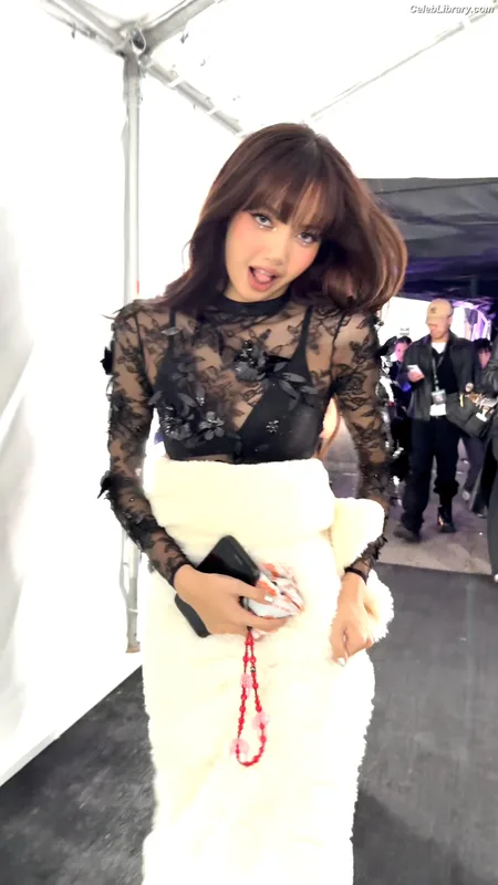 Lisa  BLΛƆKPIИK (Blackpink) photo 16 of 6190