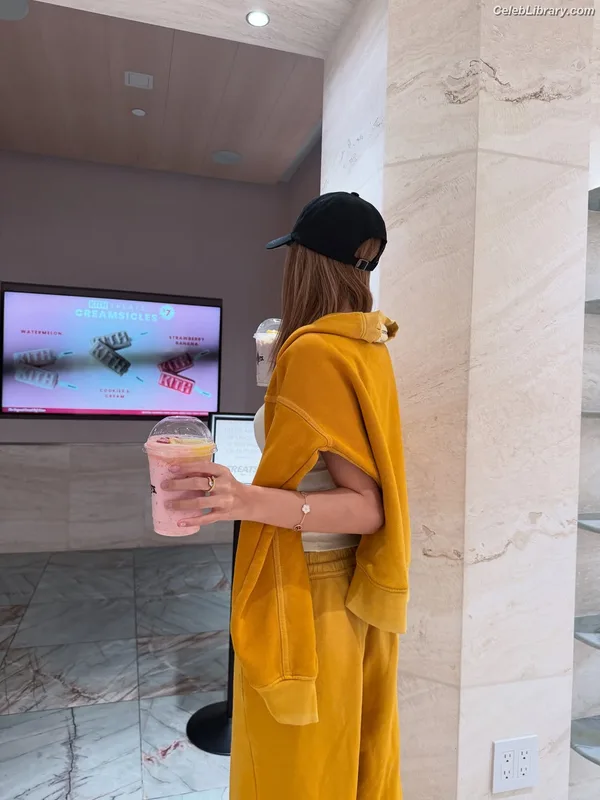 Lisa  BLΛƆKPIИK (Blackpink) photo 4 of 6190