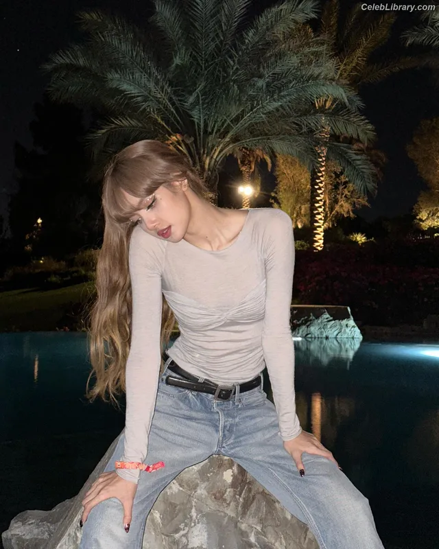 Lisa  BLΛƆKPIИK (Blackpink) photo 14 of 6190
