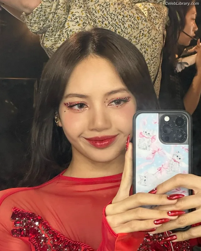 Lisa  BLΛƆKPIИK (Blackpink) photo 21 of 6190