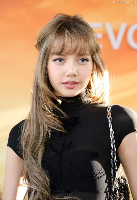 Lisa  BLΛƆKPIИK (Blackpink) photo 3 of 6190