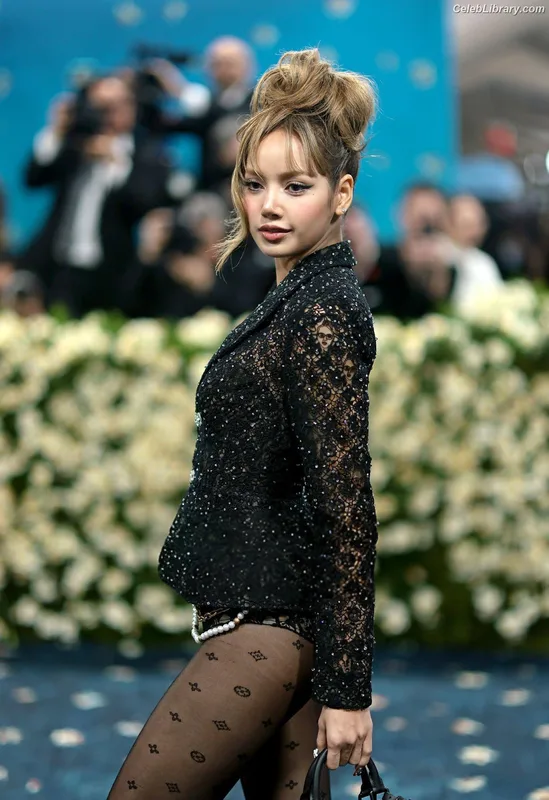 Lisa  BLΛƆKPIИK (Blackpink) photo 17 of 6190