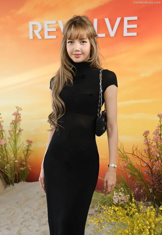 Lisa  BLΛƆKPIИK (Blackpink) photo 6 of 6190