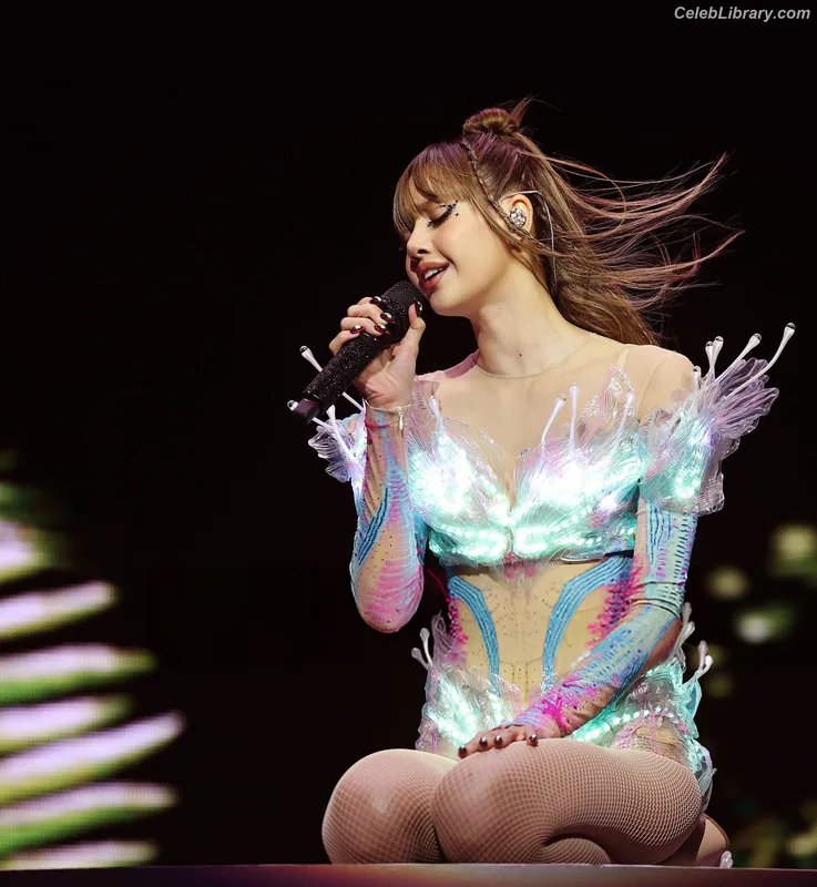Lisa  BLΛƆKPIИK (Blackpink) photo 9 of 6190