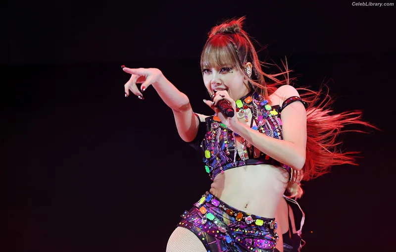 Lisa  BLΛƆKPIИK (Blackpink) photo 1 of 6190