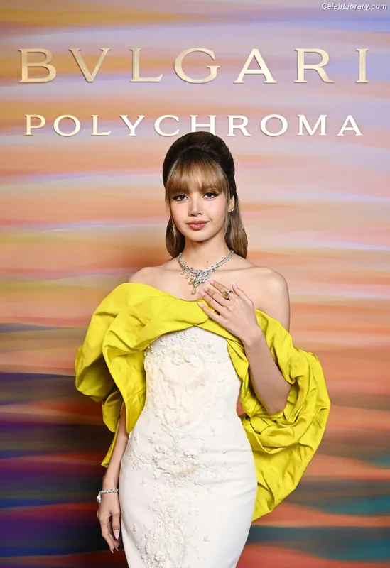 Lisa  BLΛƆKPIИK (Blackpink) photo 2 of 6190