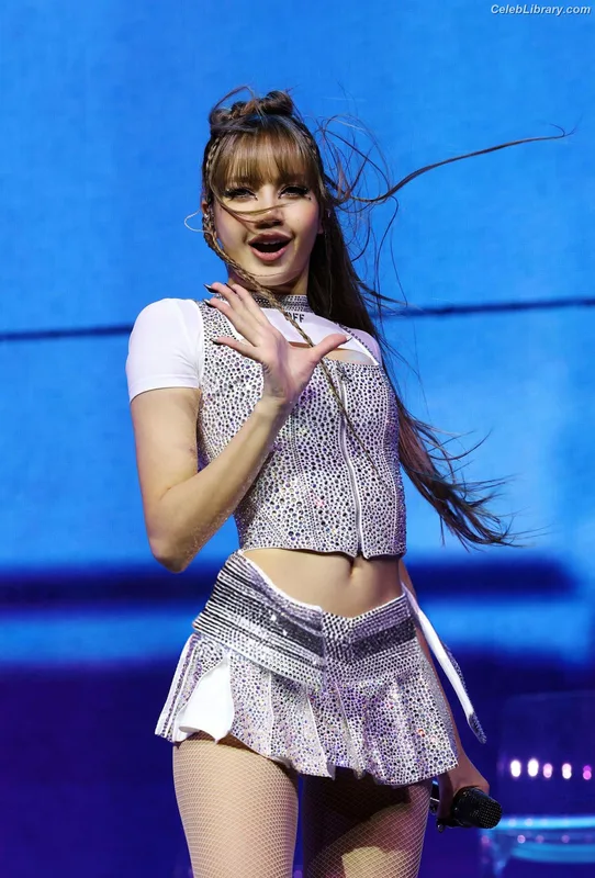 Lisa  BLΛƆKPIИK (Blackpink) photo 5 of 6190